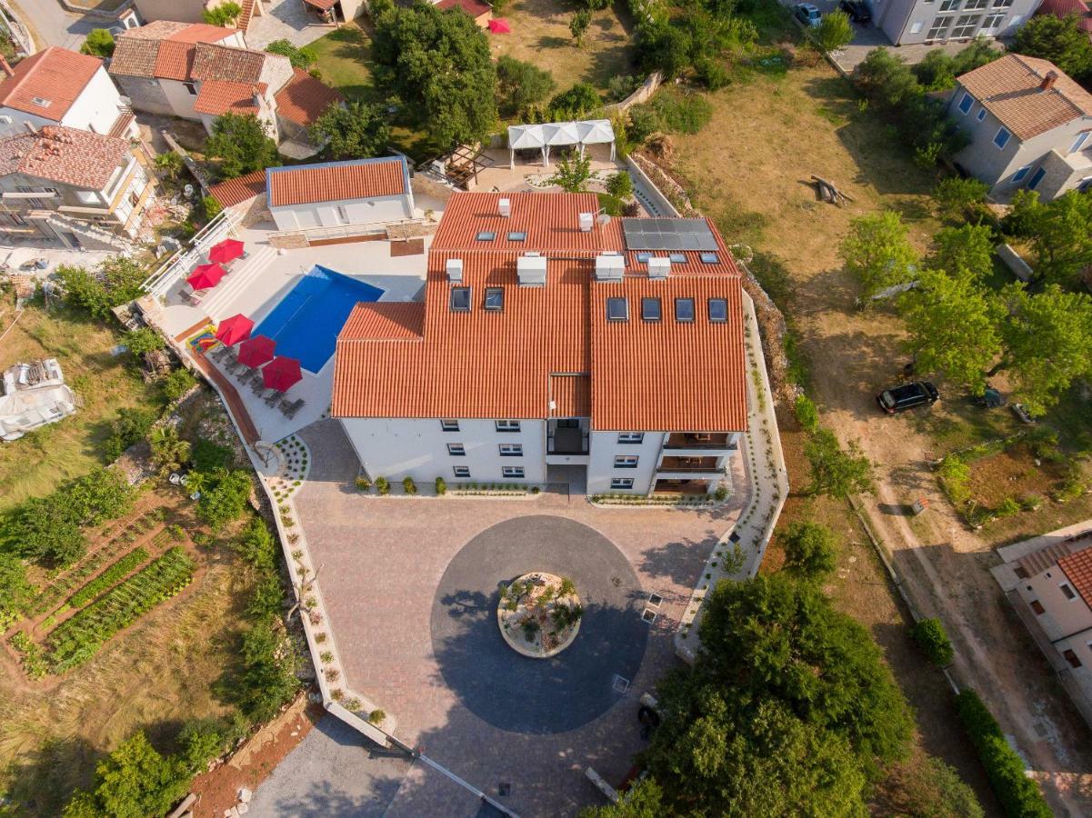 Villa Anja Peroj Exterior photo