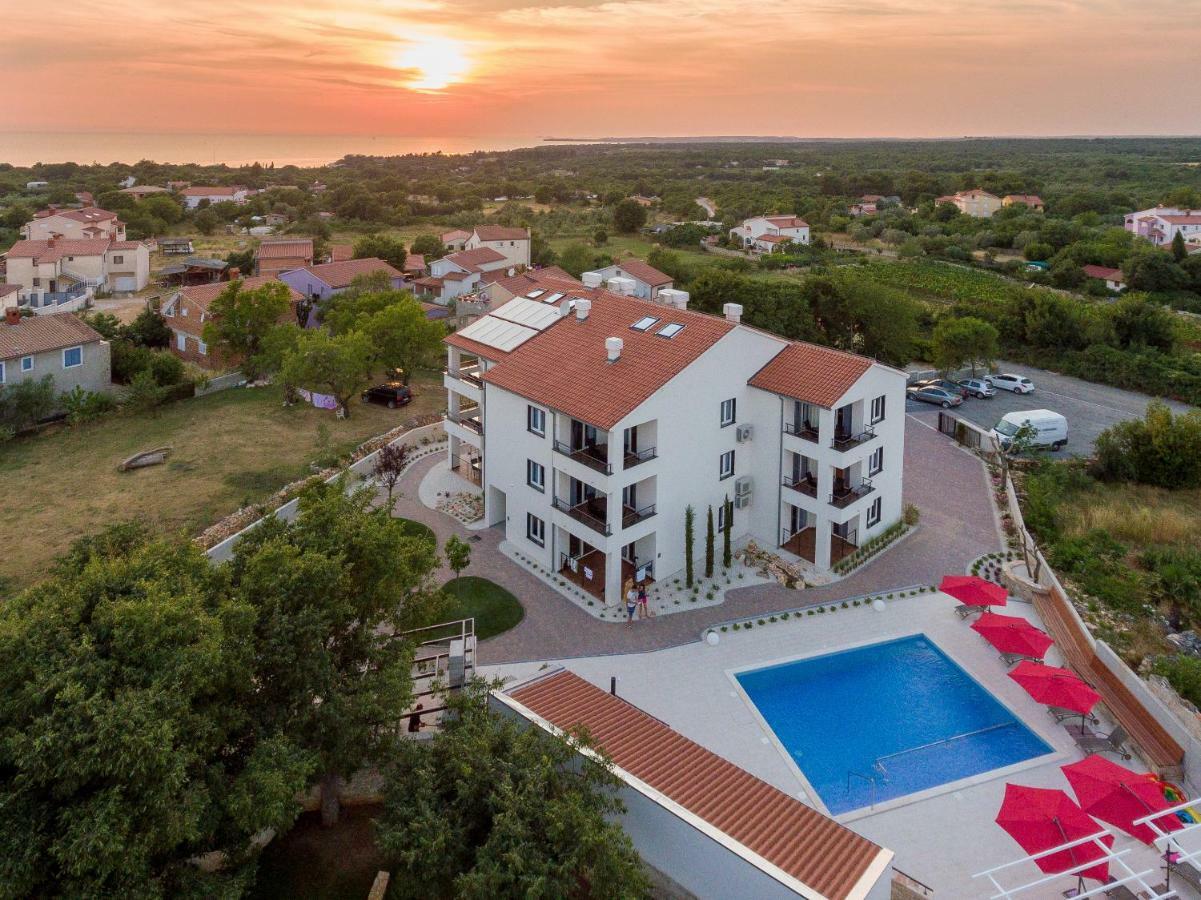 Villa Anja Peroj Exterior photo