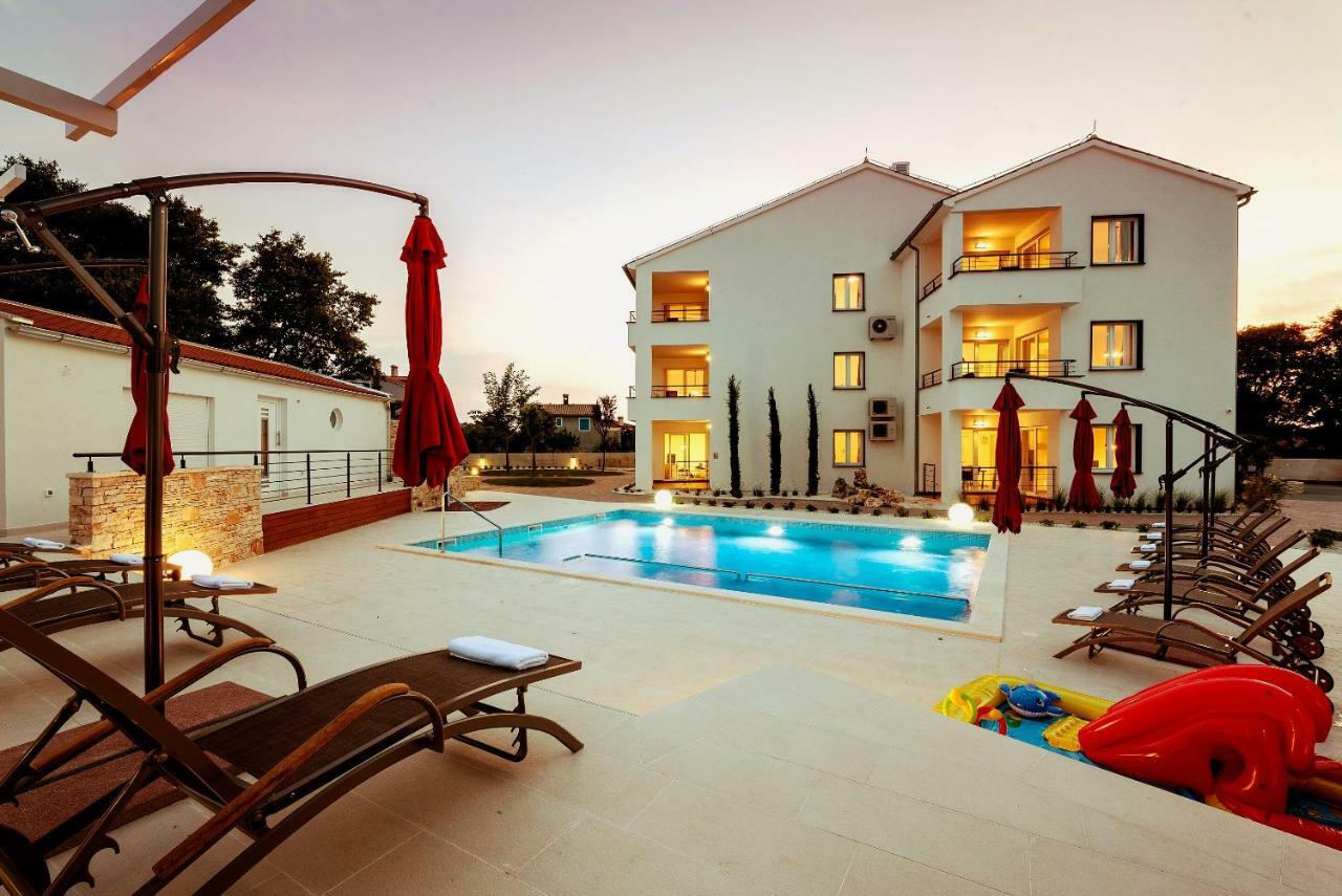 Villa Anja Peroj Exterior photo