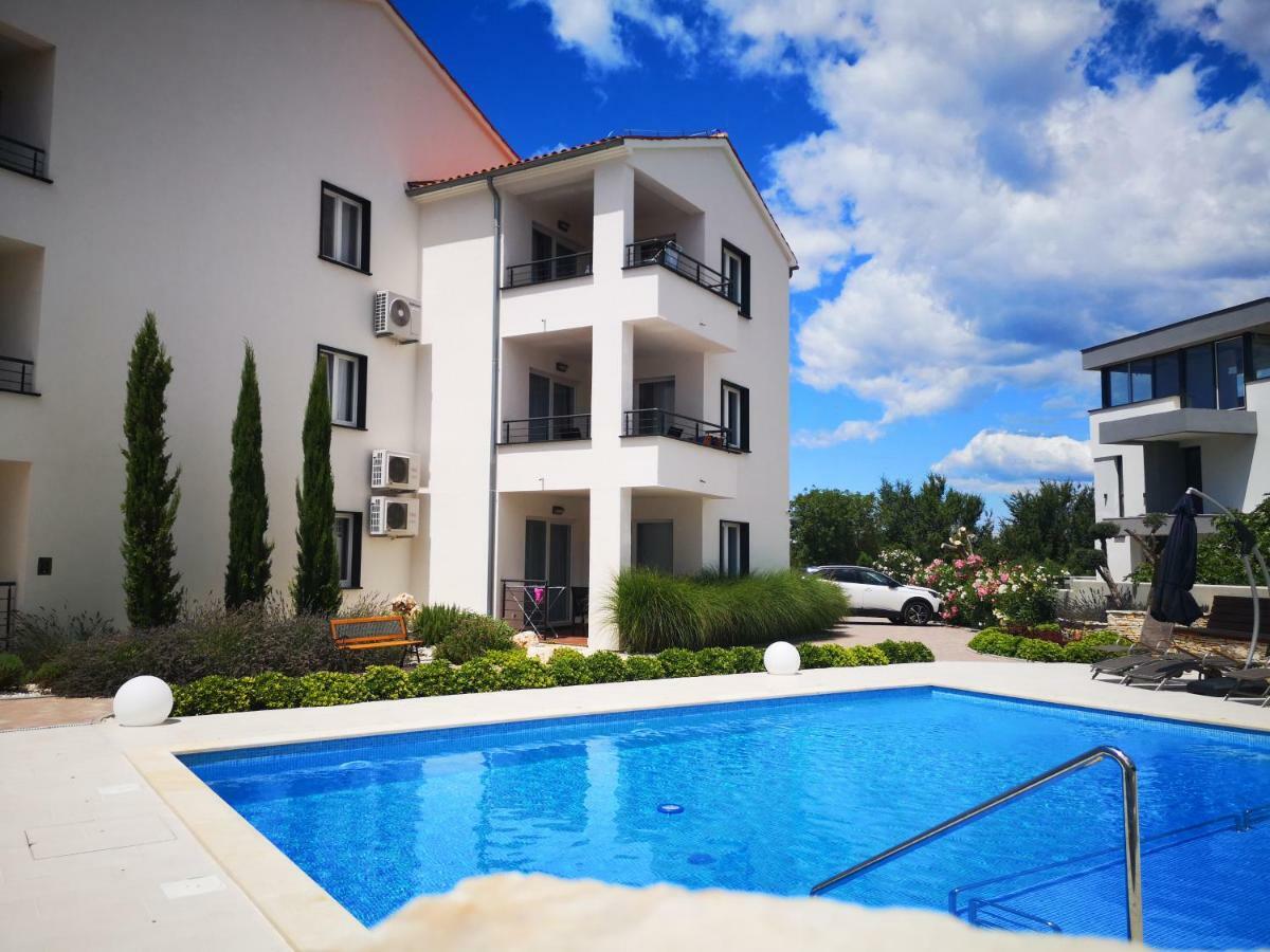 Villa Anja Peroj Exterior photo
